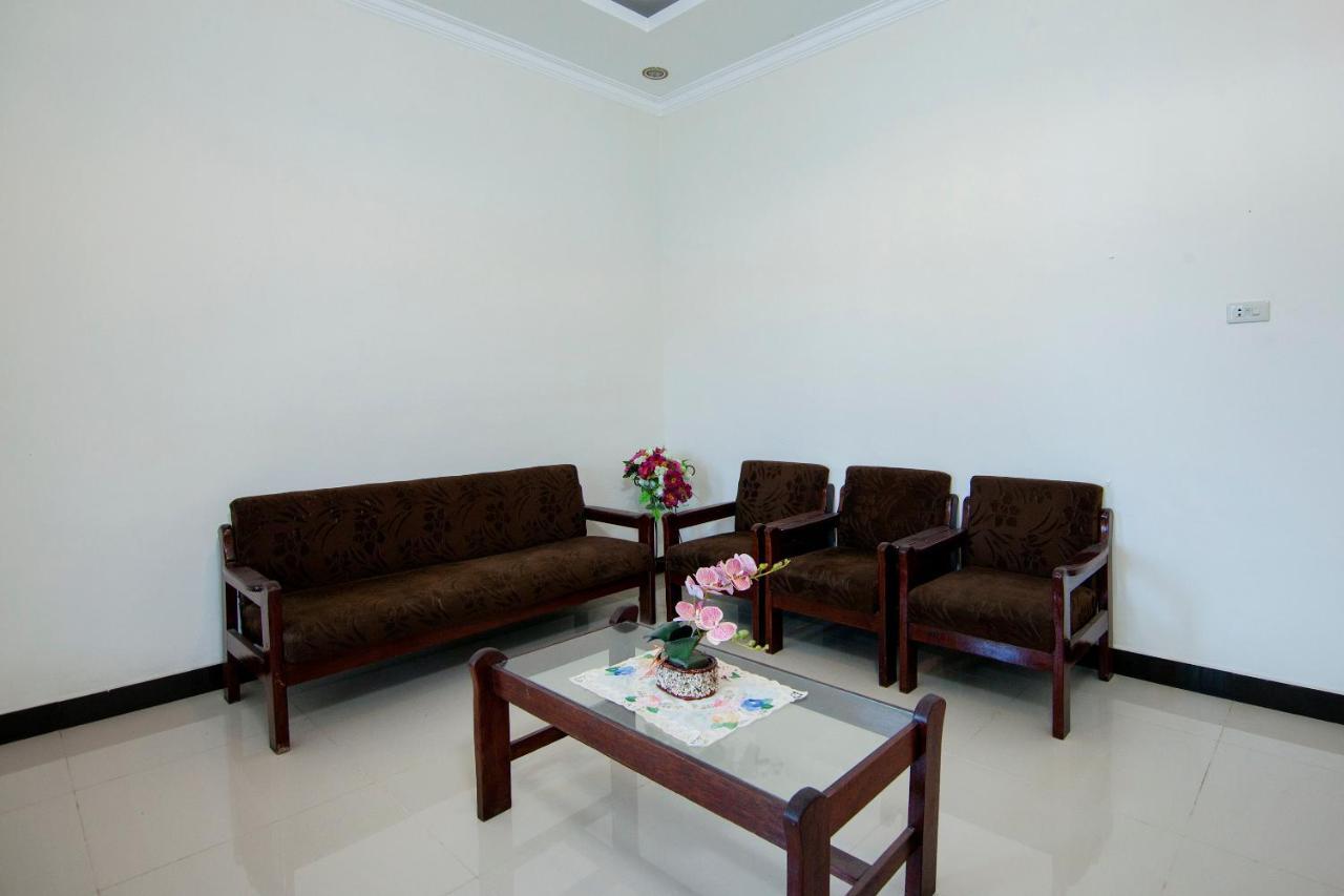 Oyo 2220 Pink'S Guest House Tarutung Εξωτερικό φωτογραφία
